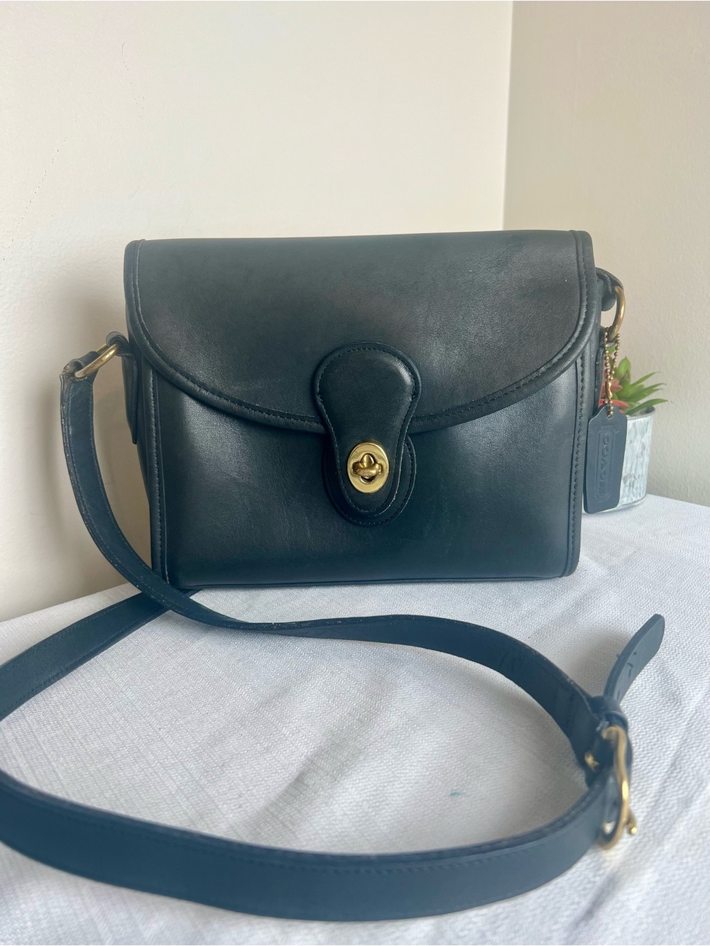 Vintage Coach Devon USA-Made Black Leather Turnlock Bag with COA